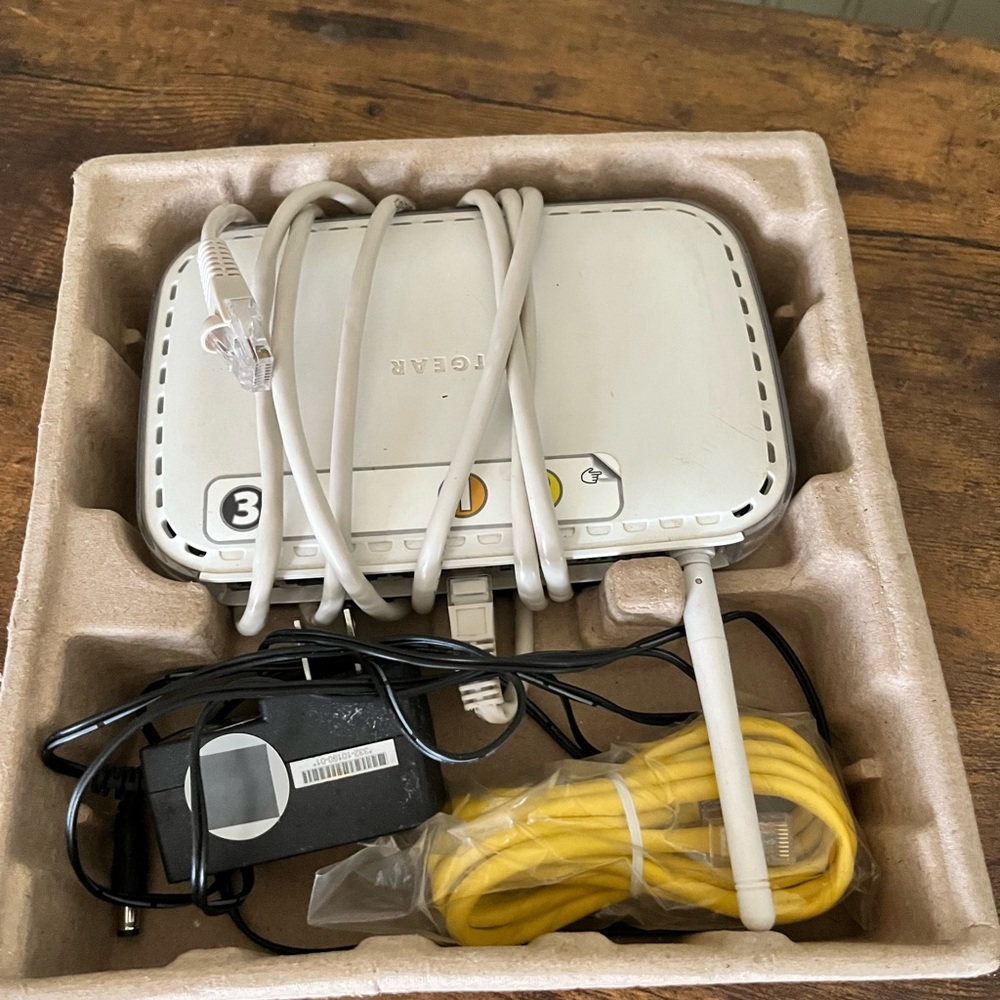 Netgear Wireless Router - Picture 7 of 7